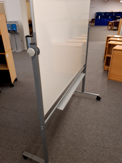 WhiteBoard på hjul - 8010